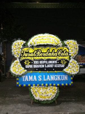 Papan Bunga Duka di Muara Bengkal